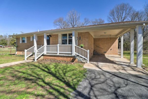 Greers Ferry Home with Yard, Less Than 1 Mi to Marina!